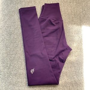 Ptula Taylor "Stay True" leggings